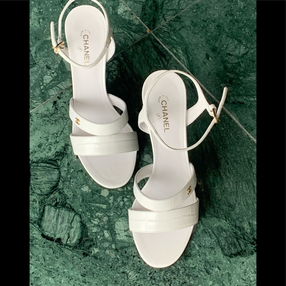 Chanel white leather sandal/ pumps size 39.5